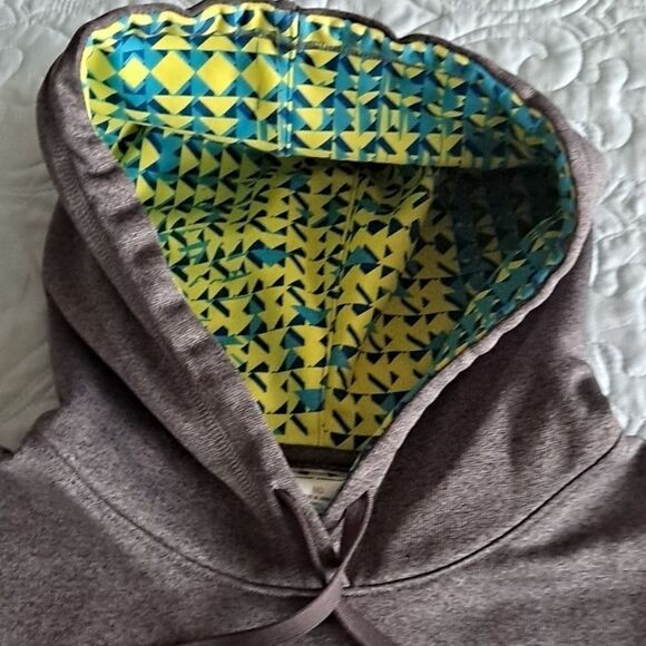 Under Armour ladies hoodie NWOT - Picture 3 of 11